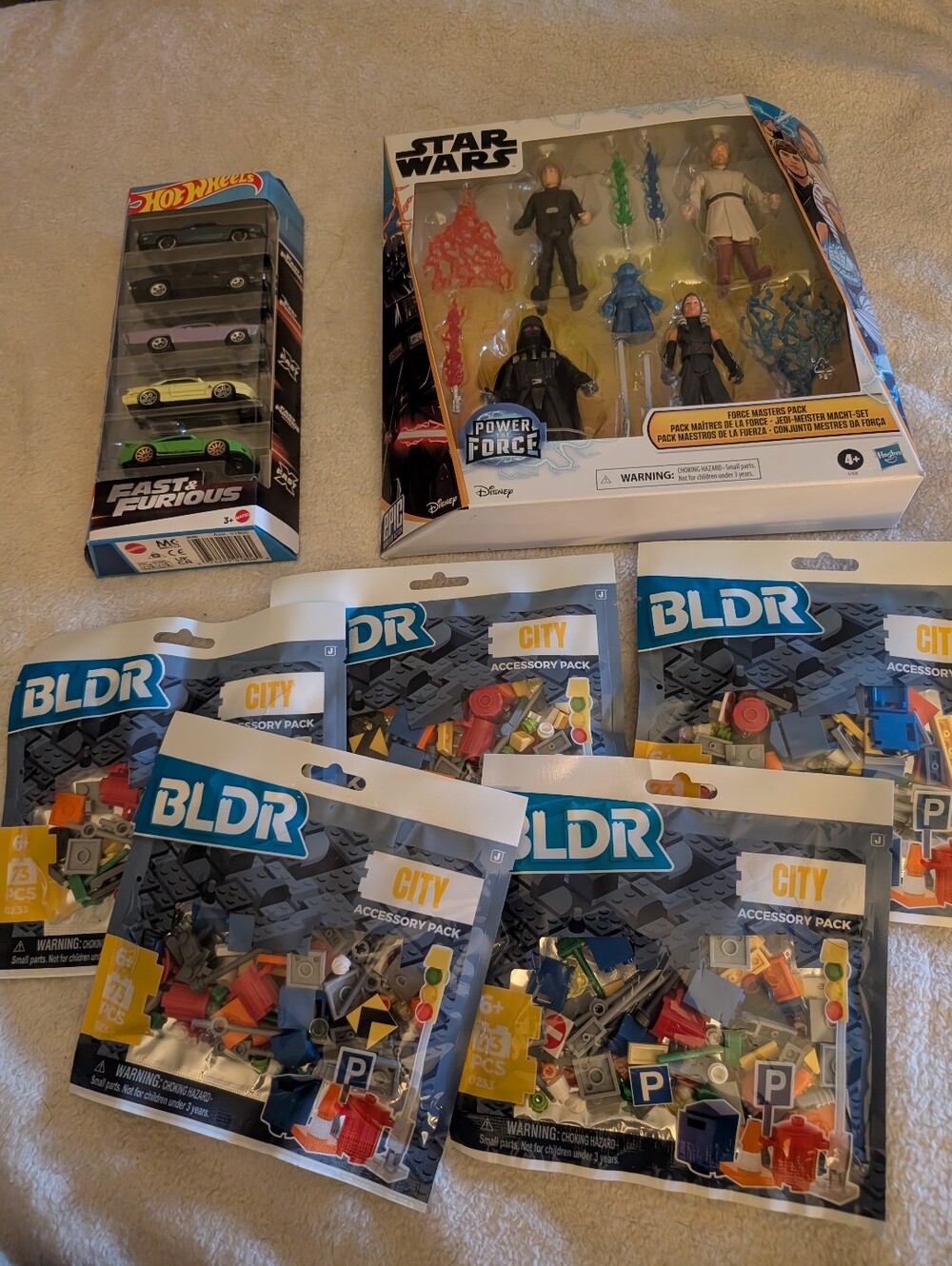 Toy and collectibles bulk lot. 7 pieces